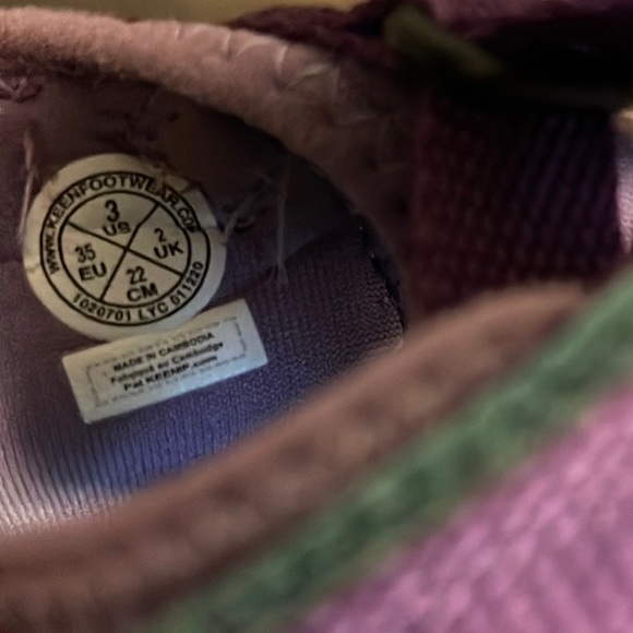 Keen Purple and Grey Ergonomic Hiking Sandals - Girl’s Size 3 - Picture 10 of 10